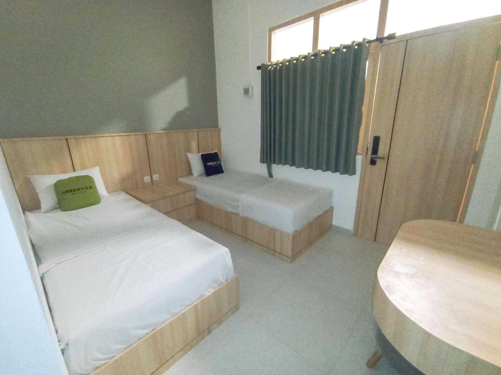 Urbanview Hotel Subali Пурвокерто Экстерьер фото