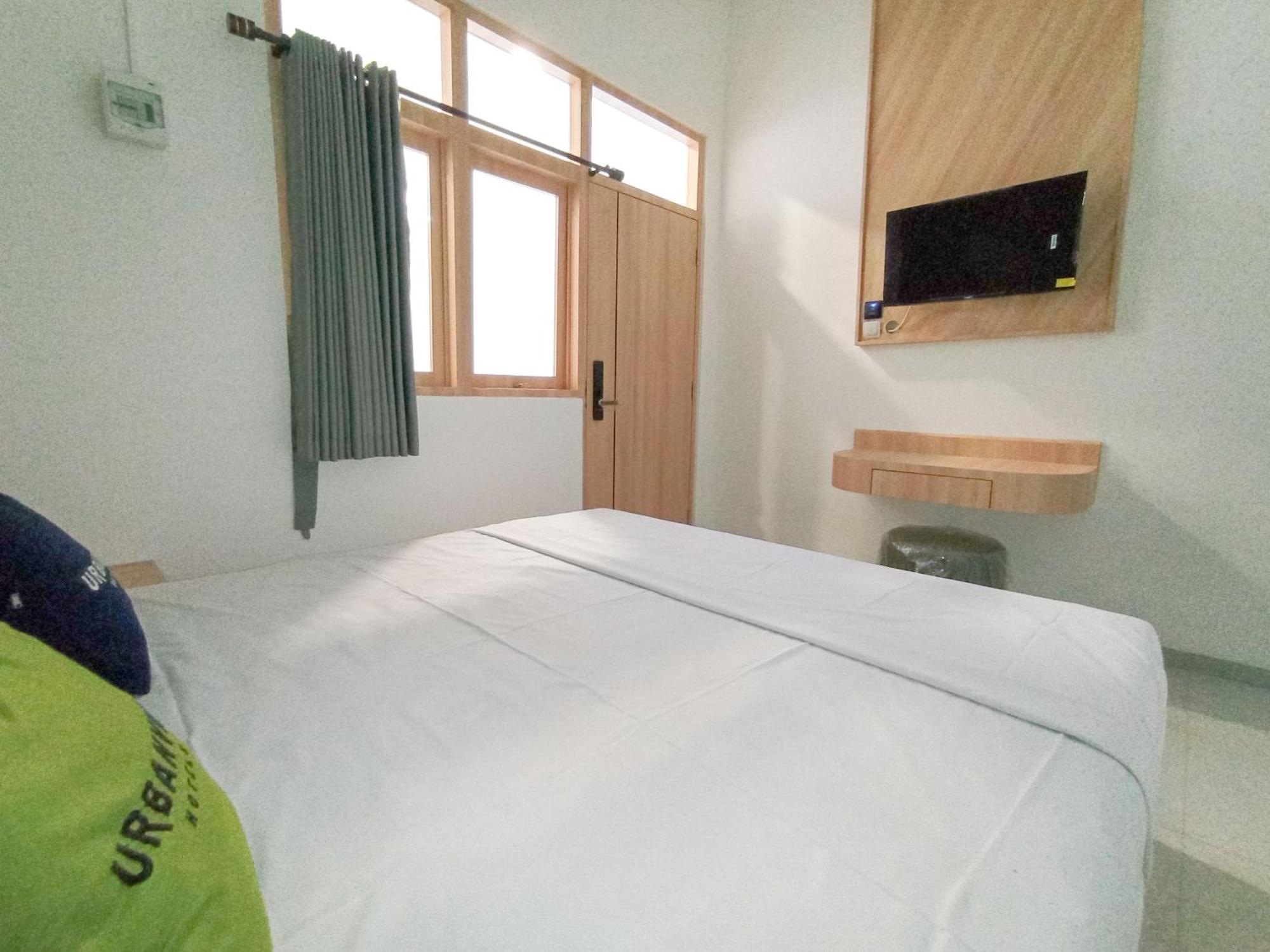 Urbanview Hotel Subali Пурвокерто Экстерьер фото